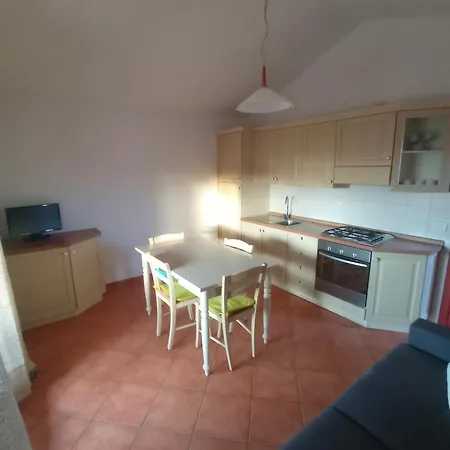 Appartement Bilocale Con Veranda E Posto Auto Privato