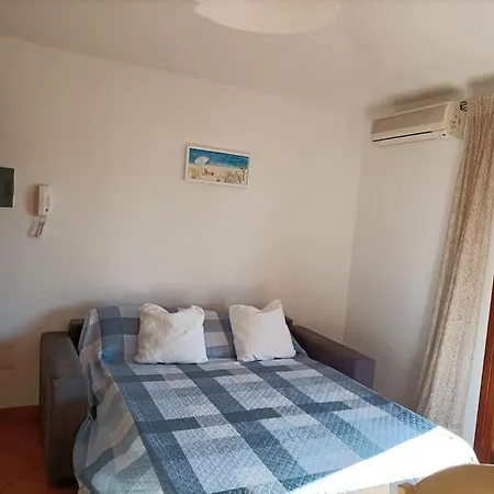 Bilocale Con Veranda E Posto Auto Privato Όλμπια